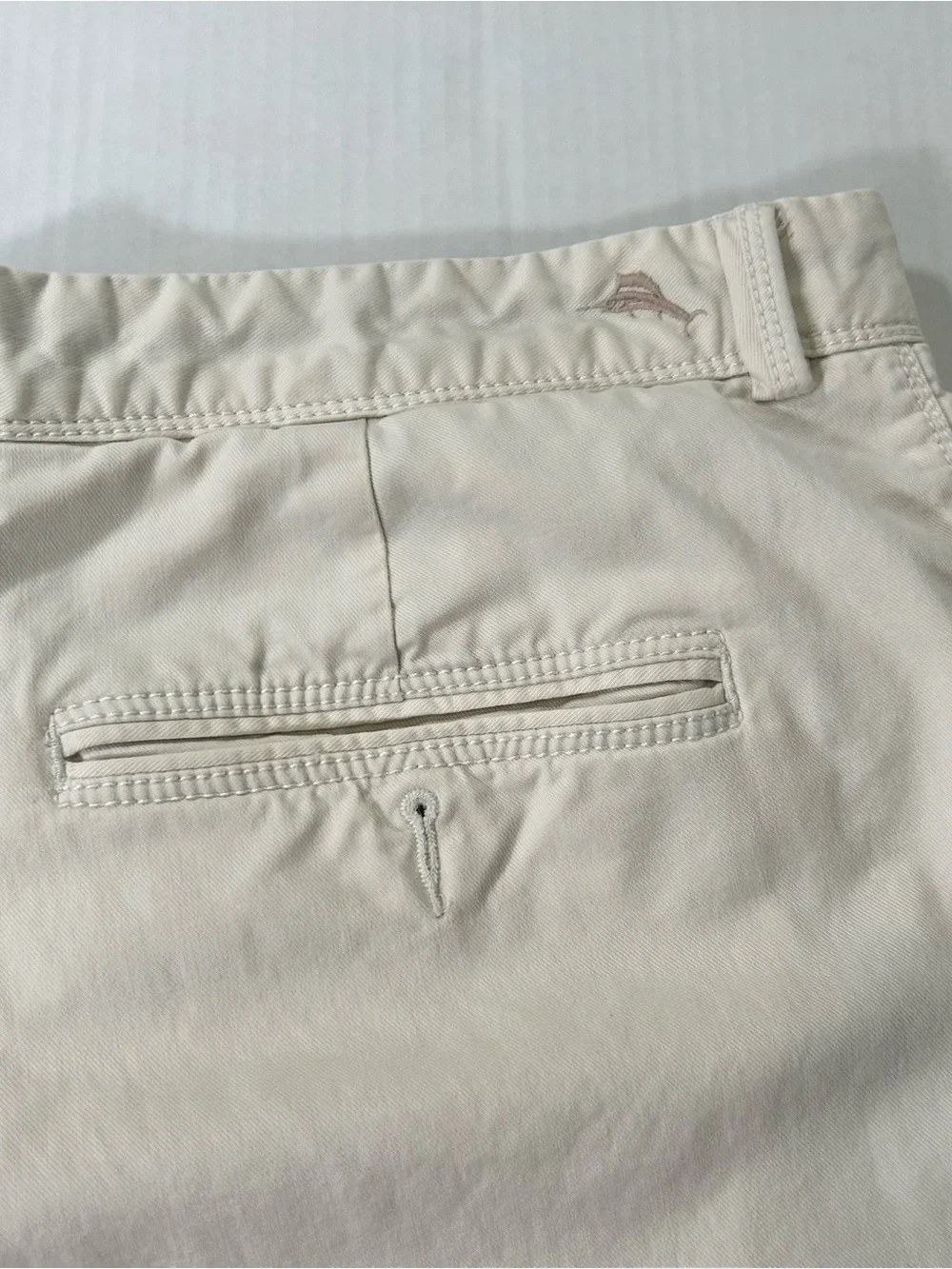 Tommy Bahama Men’s Chino Shorts Minimalist Vacation Golf Cream Off White Soft
